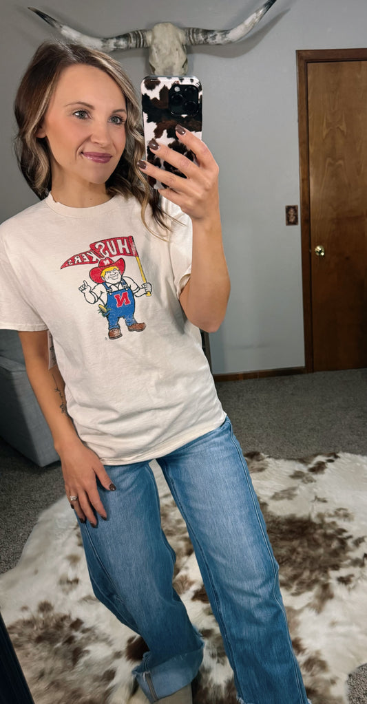 Husker Tee