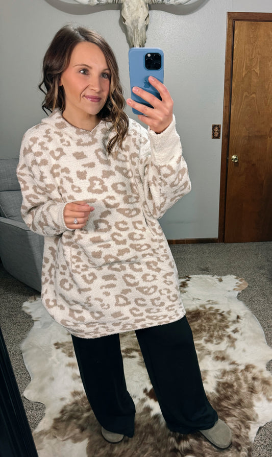 Leopard Wearable Blanket - Beige